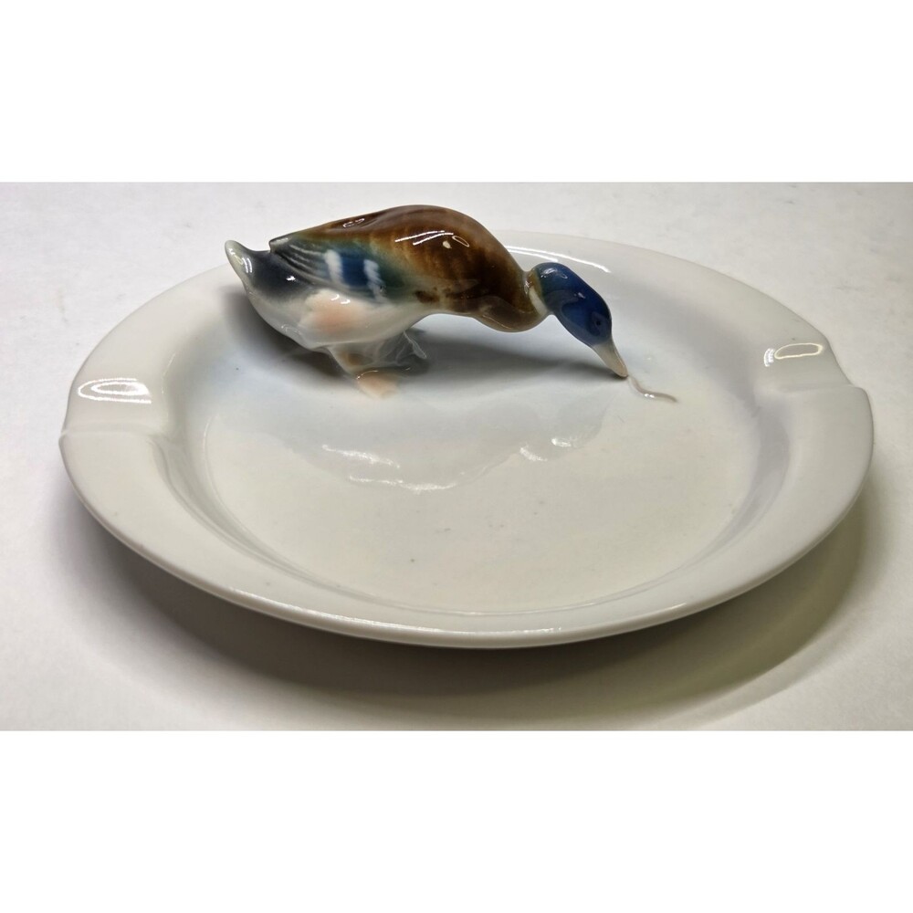 Metzler & Ortloff Vintage Porcelain Duck Eating Worm Ashtray East Germany
